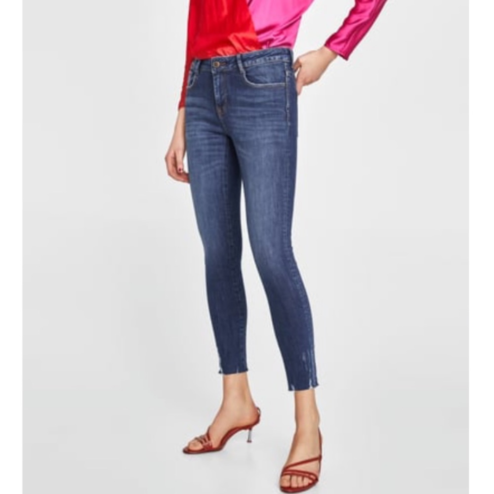 Zara Distressed Jeans - Picture 2 of 14